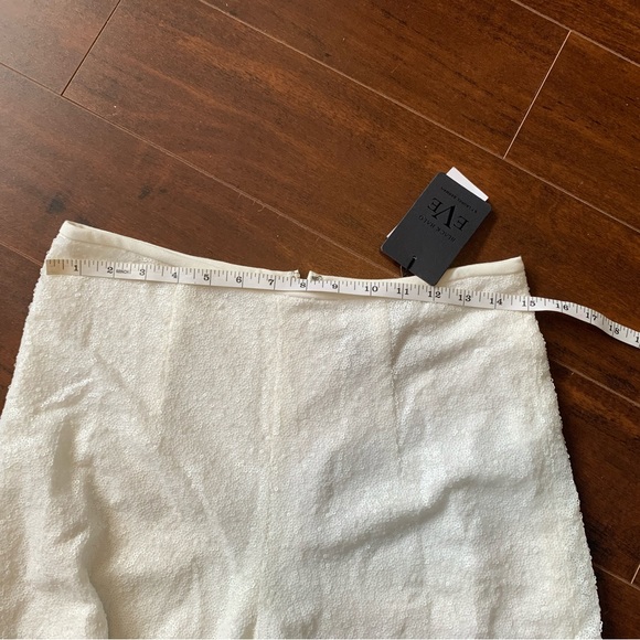 Black Halo Wide Leg Sequined White pants - Picture 6 of 15